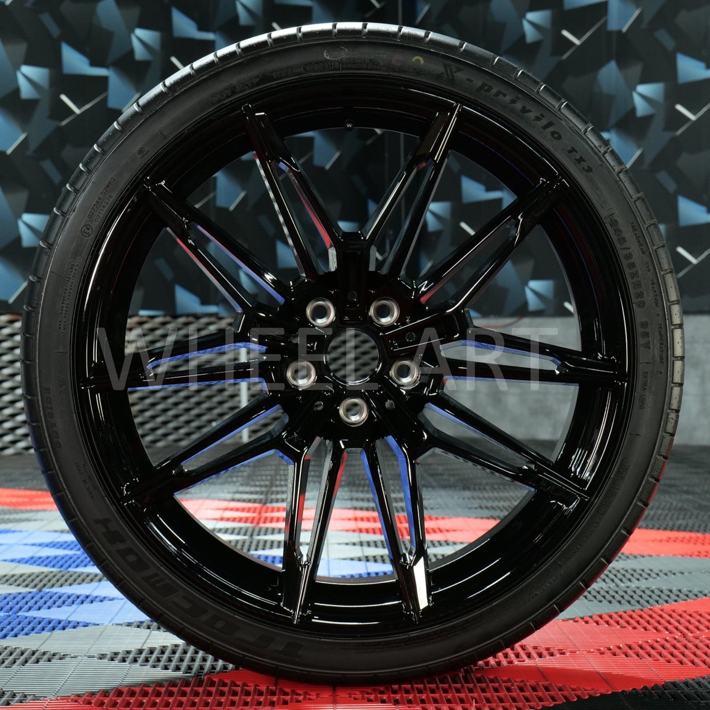 825M BMW