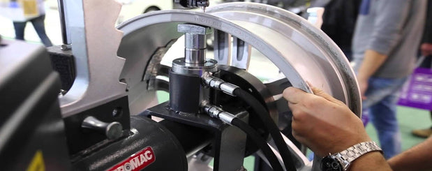 Jante voilée : est-ce réparable ou faut-il la remplacer ?